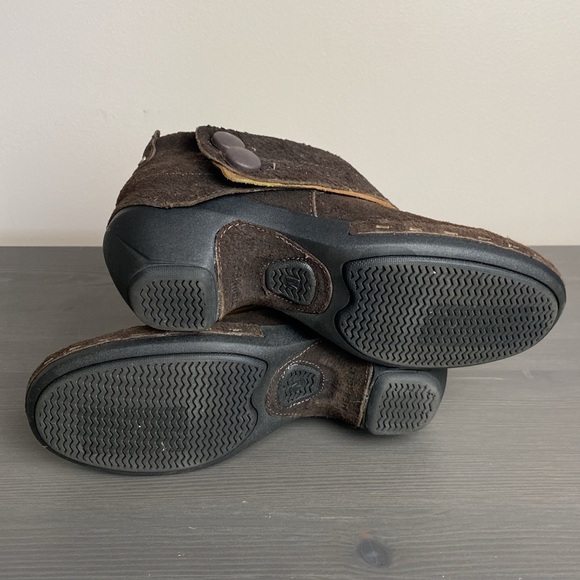 MERRELL Luxe Button Espresso Brown Suede Staple Clogs Ankle Booties Size 7 - Picture 9 of 11